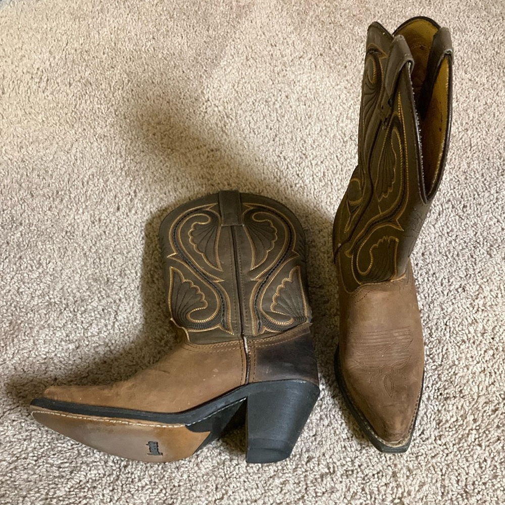 Woman’s cowb boots